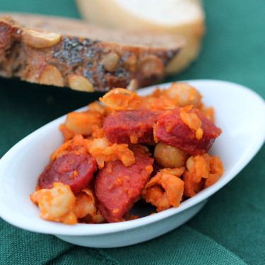 Chorizo s cizrnou